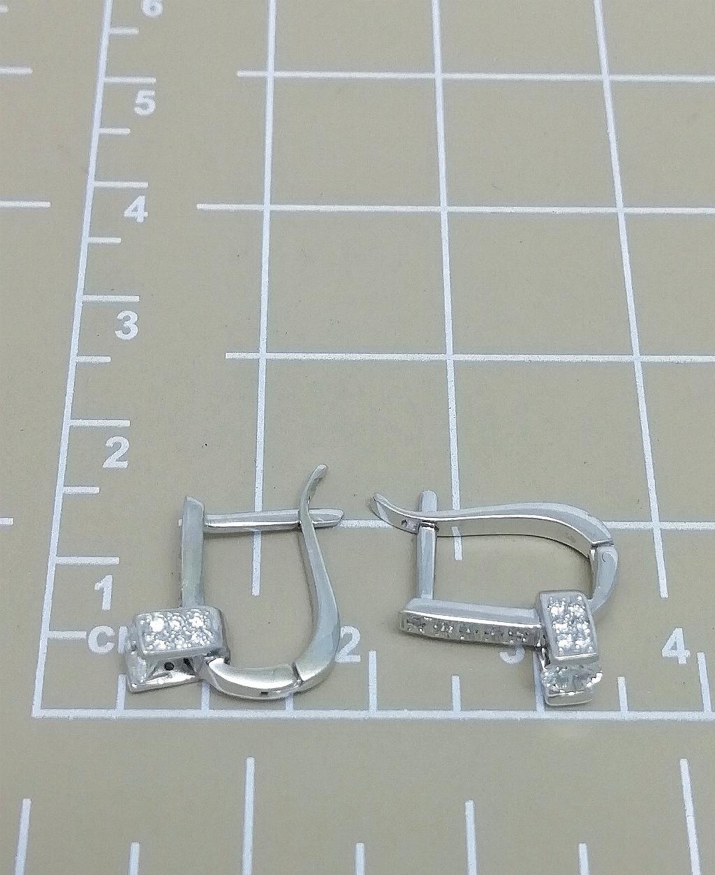 Золотые серьги, вставка бриллиант