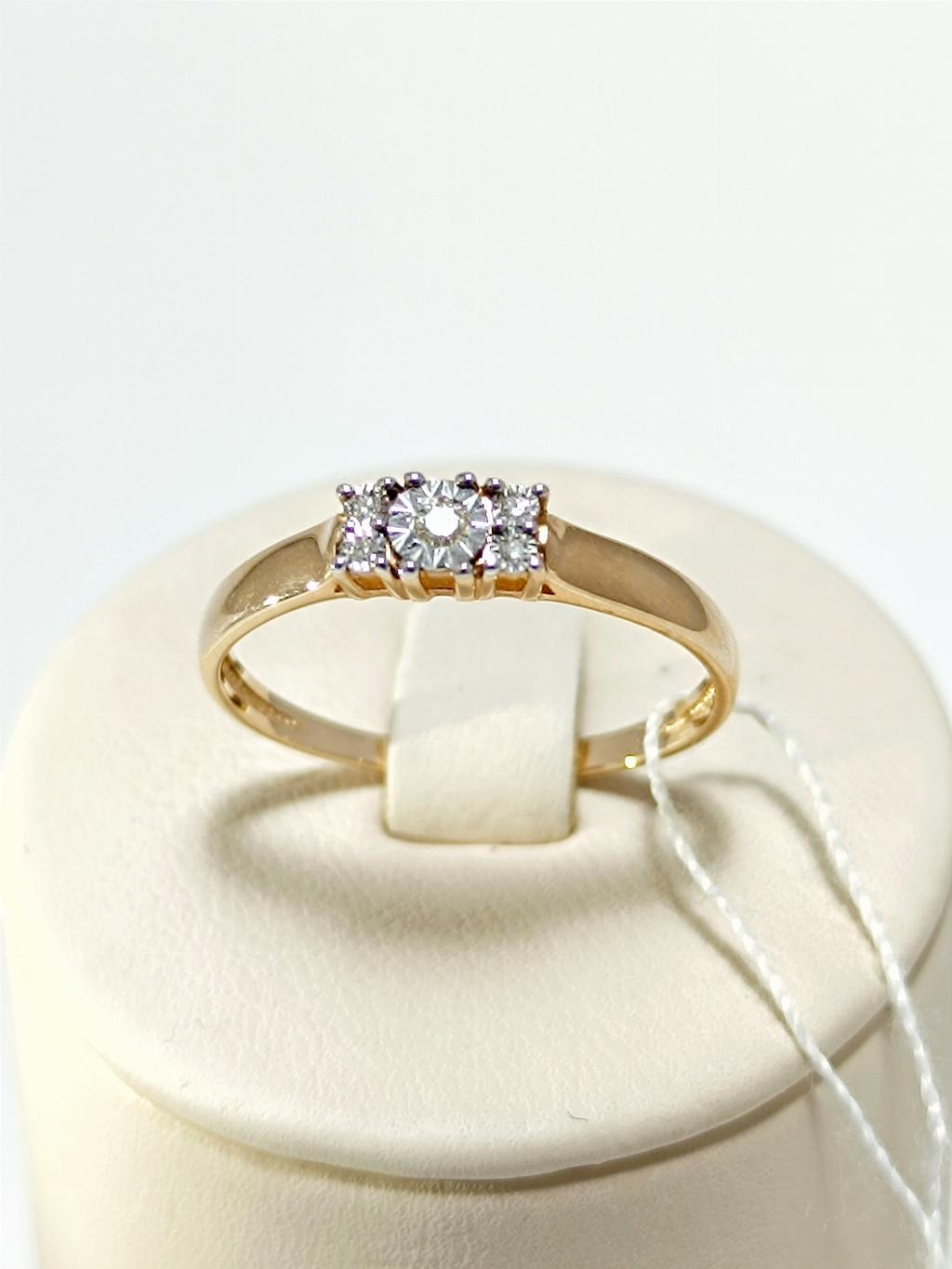 Золотое кольцо женское, вставка бриллиант