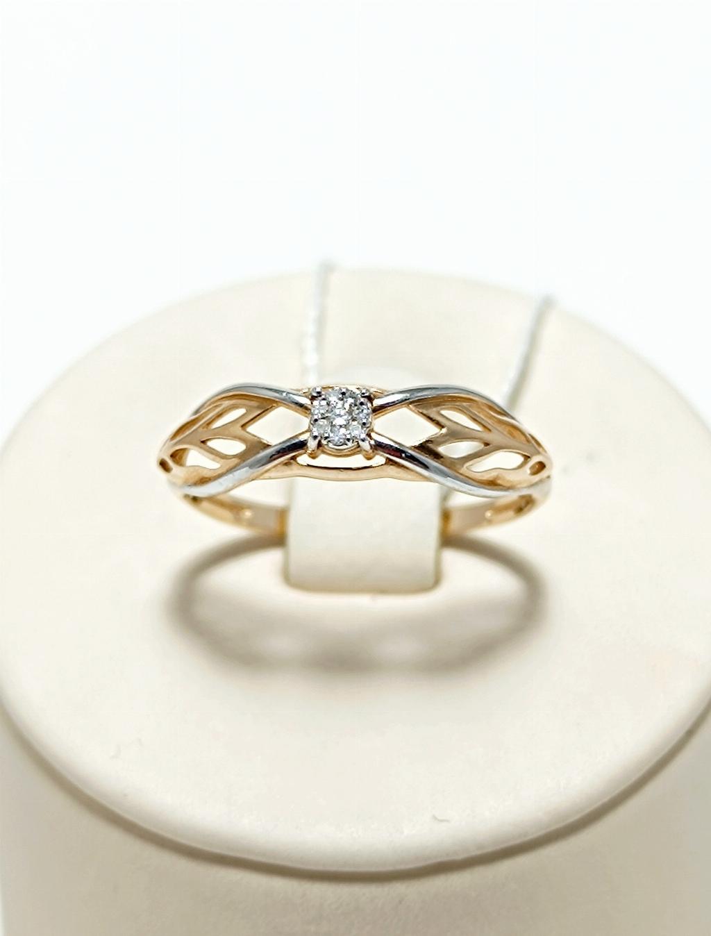 Золотое кольцо, вставка бриллиант