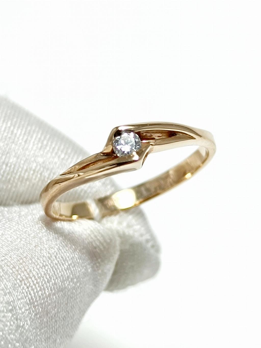 Золотое кольцо, вставка бриллиант