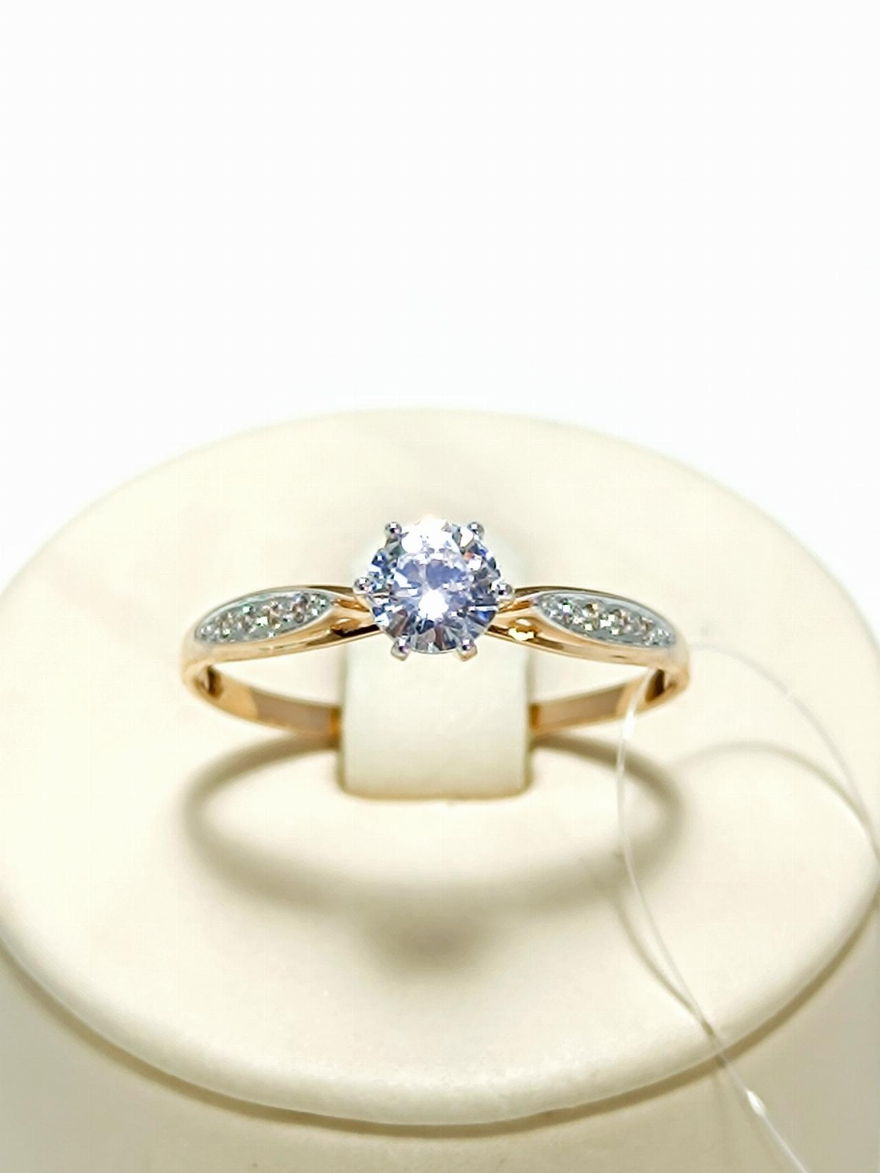 Золотое кольцо женское, вставка фианит