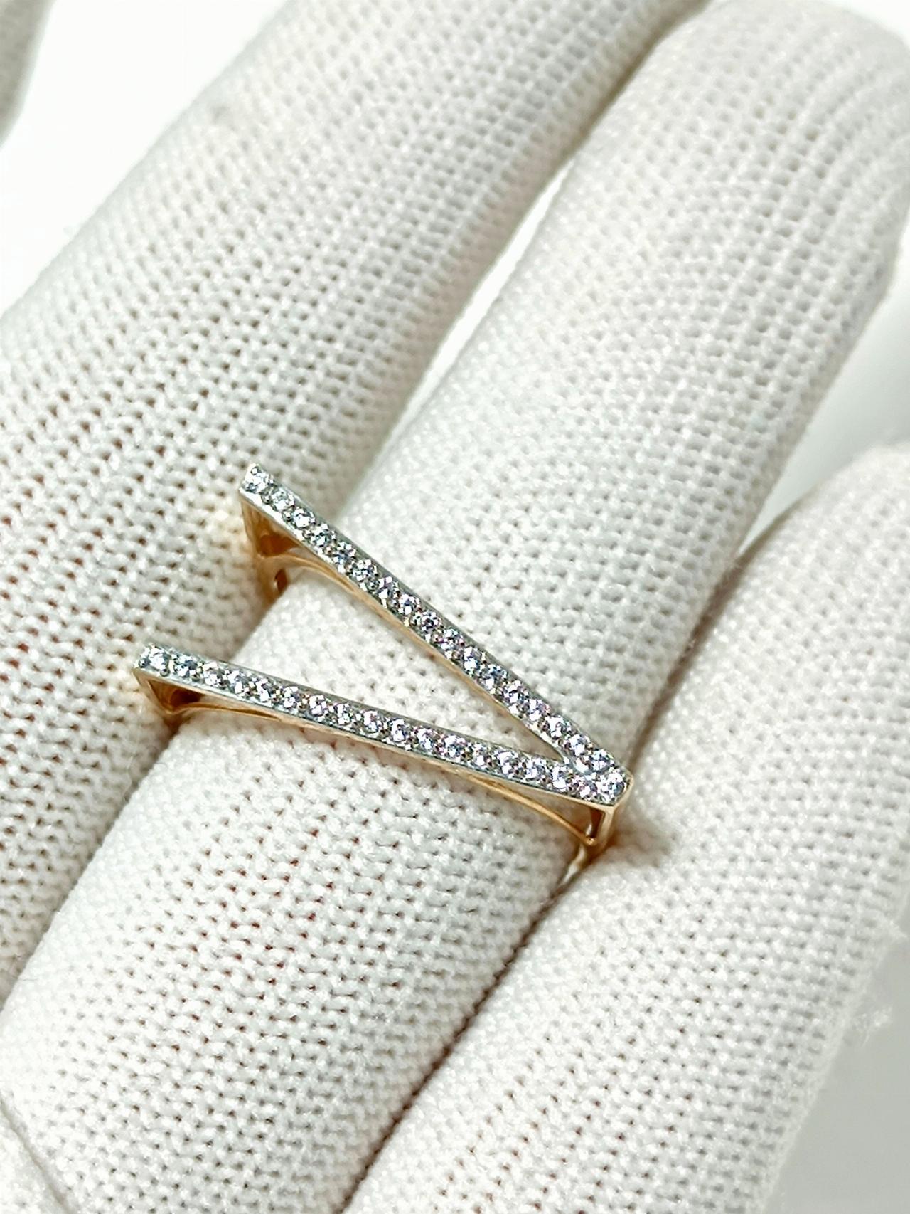 Золотое кольцо женское, вставка фианит