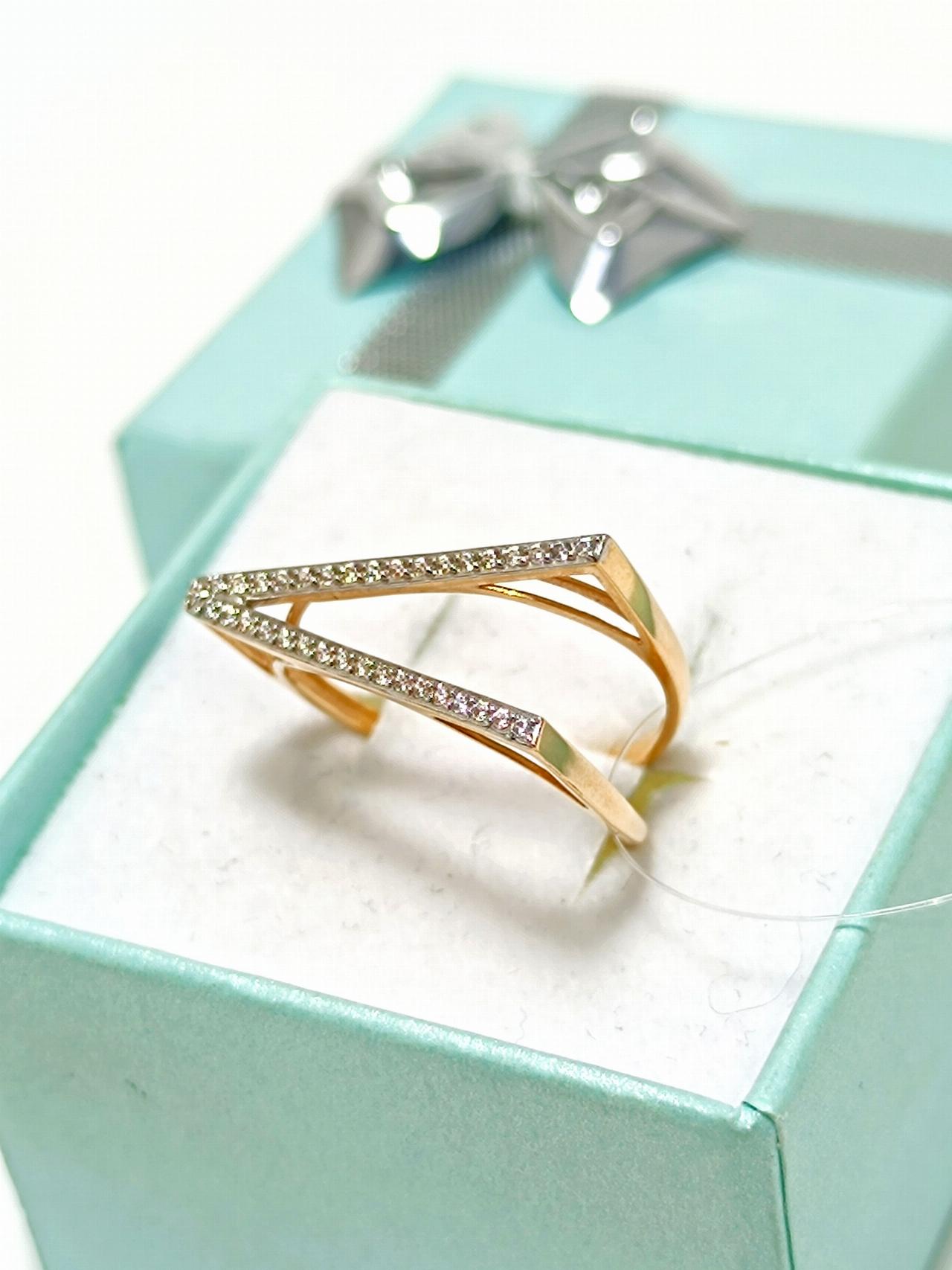 Золотое кольцо женское, вставка фианит