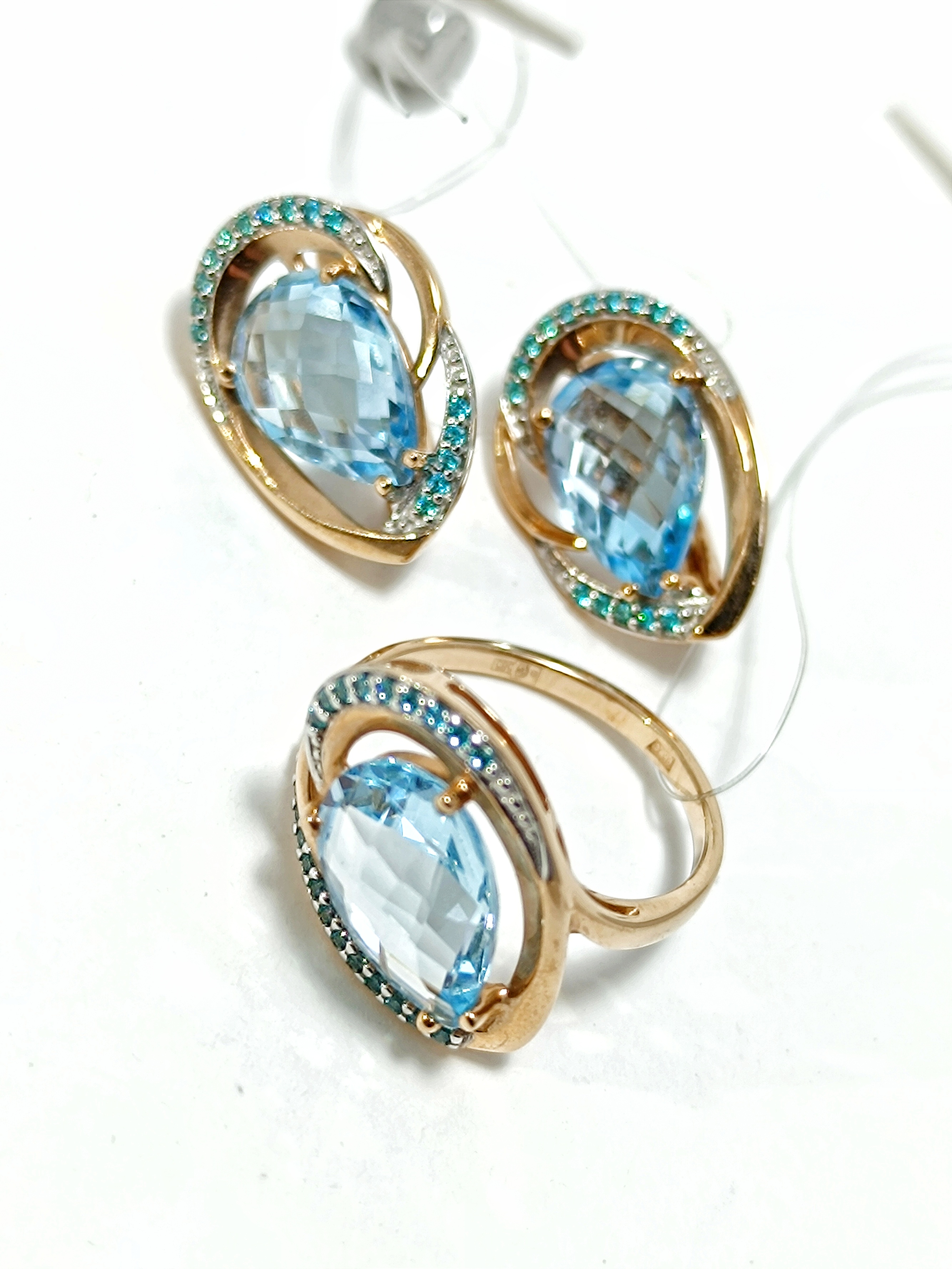 КОМПЛЕКТ: ЗОЛОТЫЕ СЕРЬГИ И КОЛЬЦО СО ВСТАВКАМИ ТОПАЗ,ФИАНИТ 9,13ГРАММ