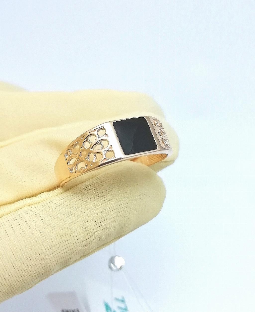 Золотое кольцо печатка мужская