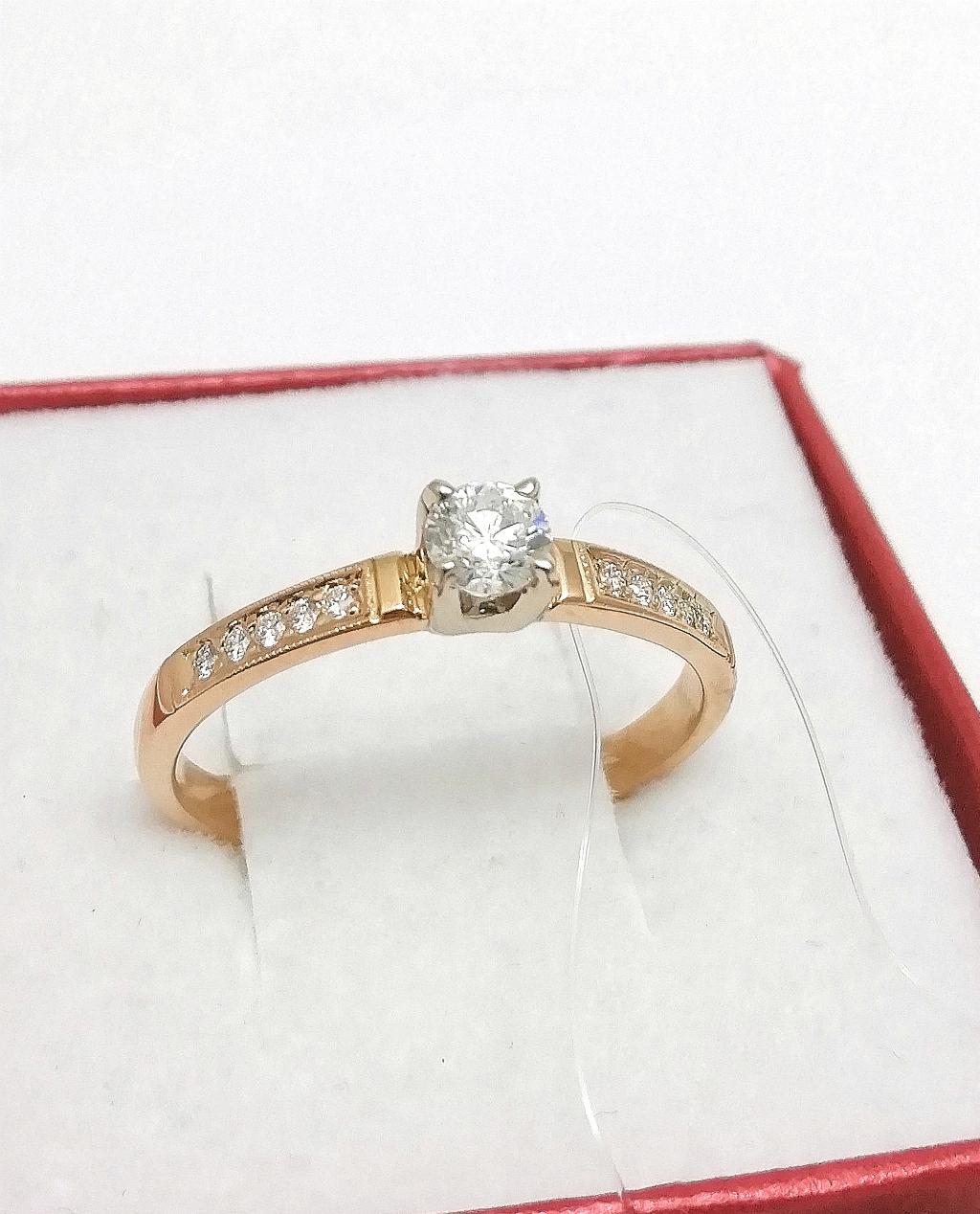 Золотое кольцо женское, вставка бриллиант