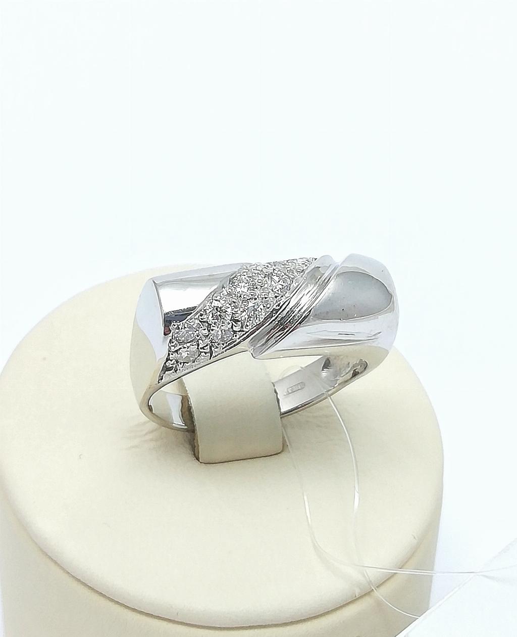 Золотое кольцо, вставка бриллиант