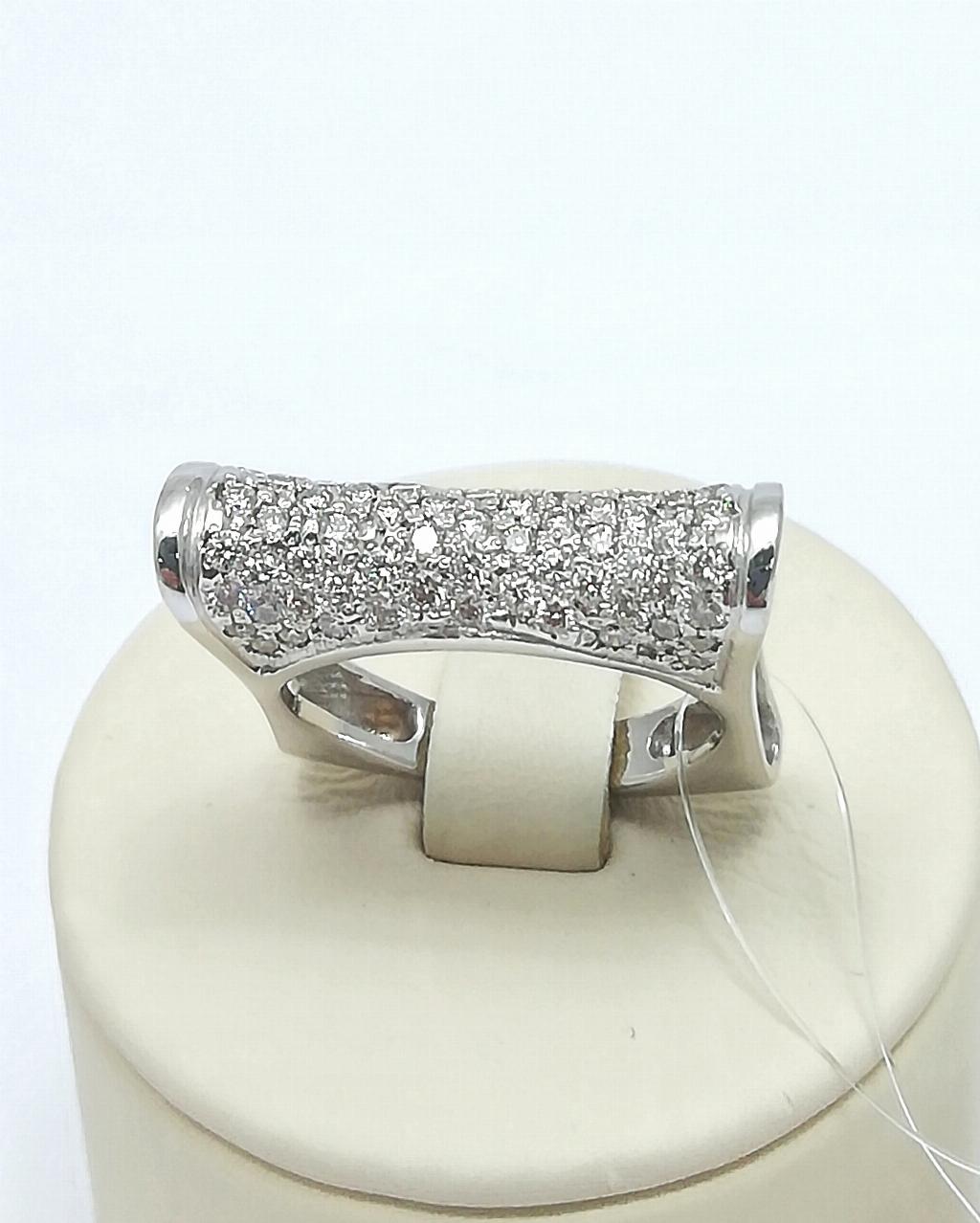 Золотое кольцо крупное, вставка бриллиант