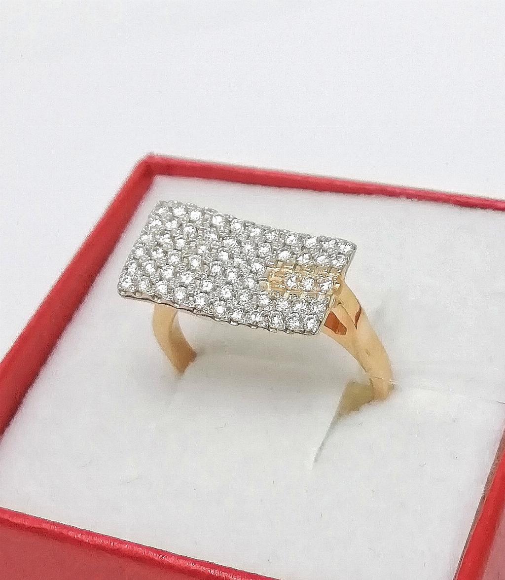 Золотое кольцо крупное, вставка бриллиант