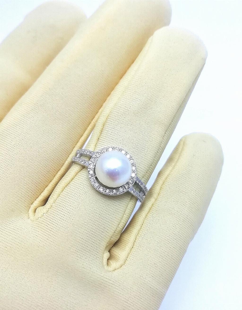 Золотое кольцо, вставка бриллиант