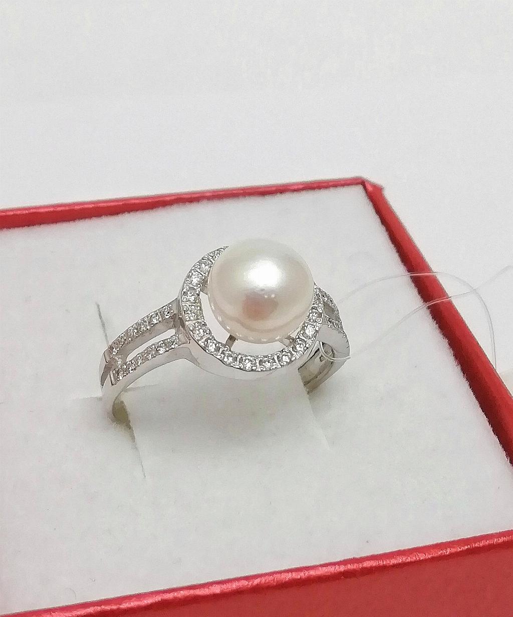 Золотое кольцо, вставка бриллиант