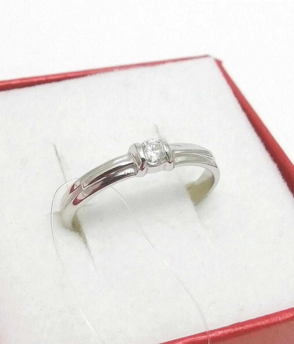 Золотое кольцо женское, вставка бриллиант