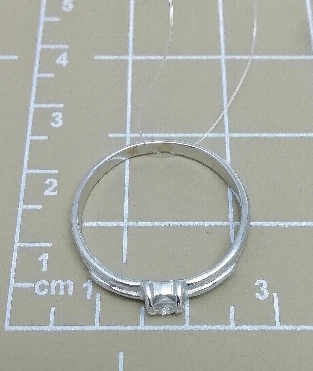 Золотое кольцо женское, вставка бриллиант