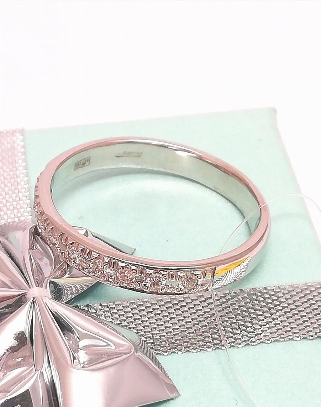 Золотое кольцо дорожка, вставка бриллиант