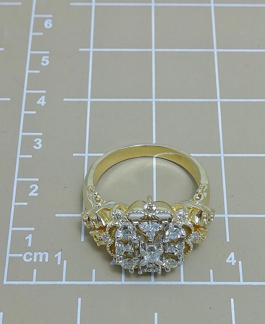 Золотое кольцо, вставка бриллиант