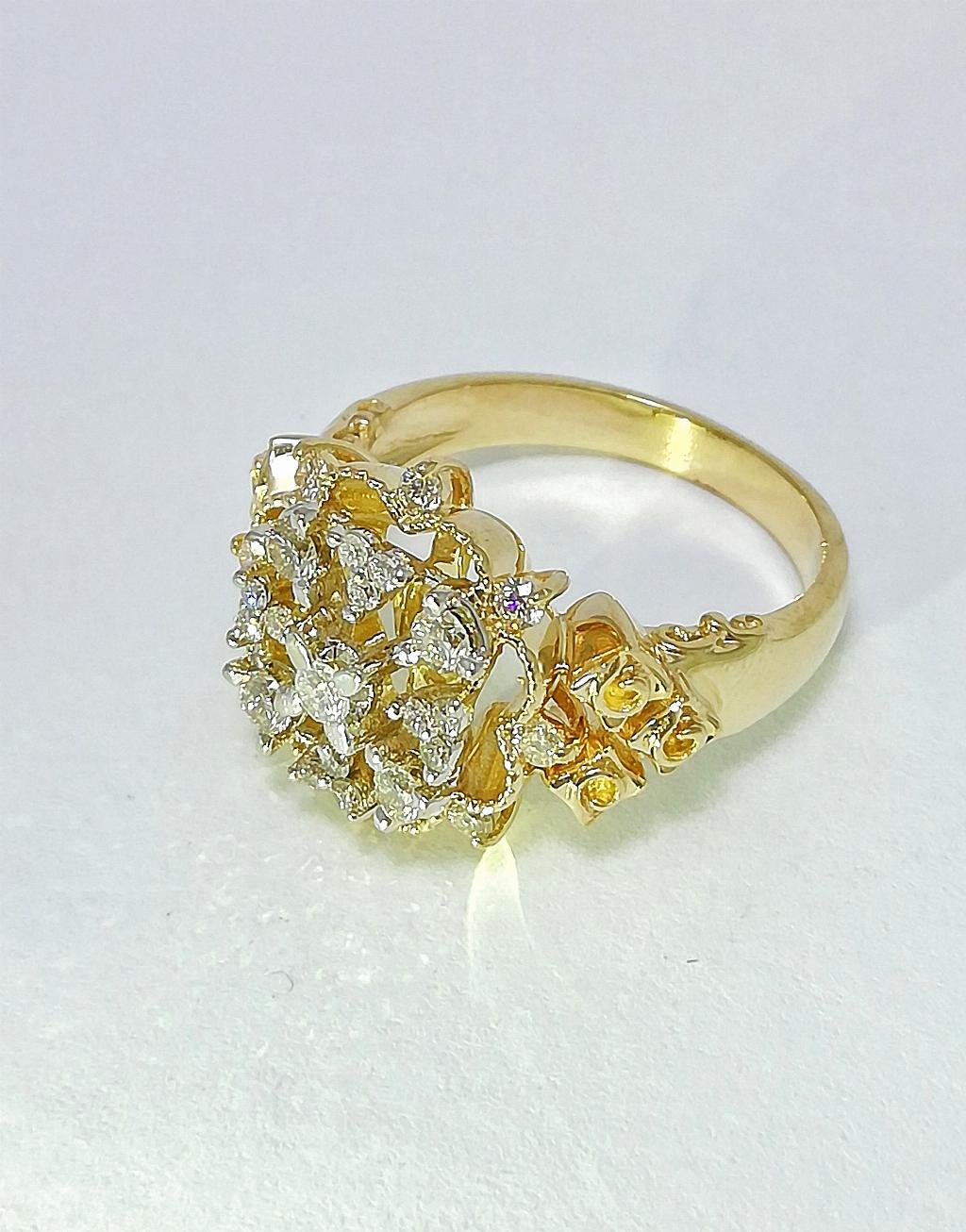 Золотое кольцо, вставка бриллиант