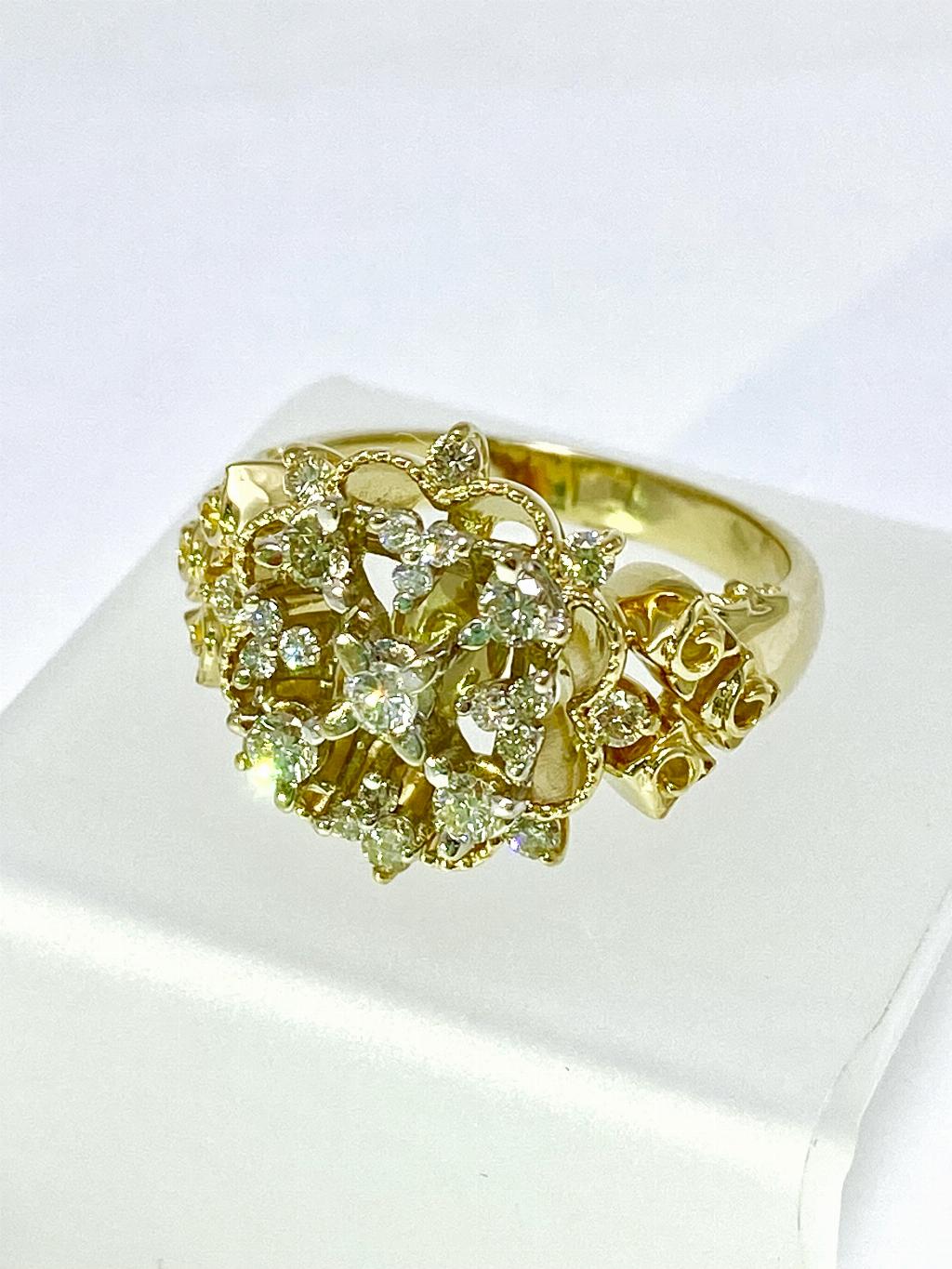 Золотое кольцо, вставка бриллиант