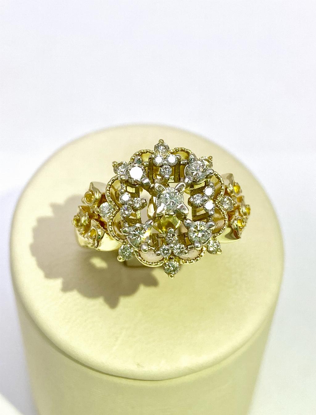 Золотое кольцо, вставка бриллиант