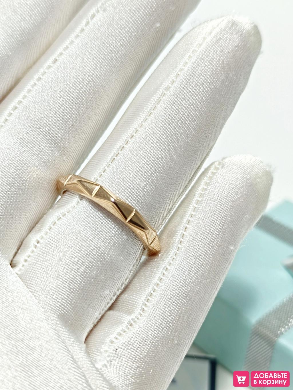 Золотое кольцо женское