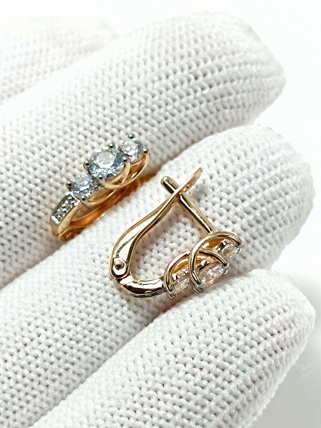 Золотые серьги женские, вставка фианит