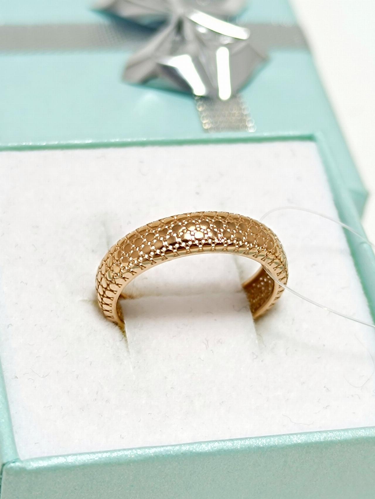 Золотое кольцо женское