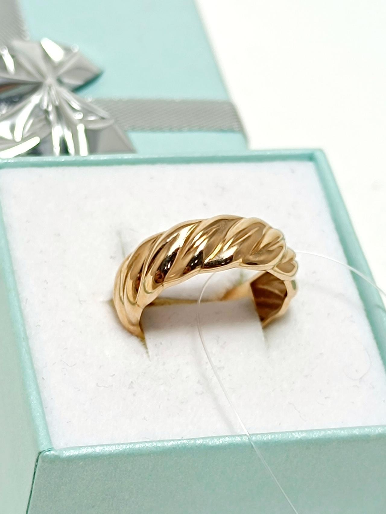 Золотое кольцо женское