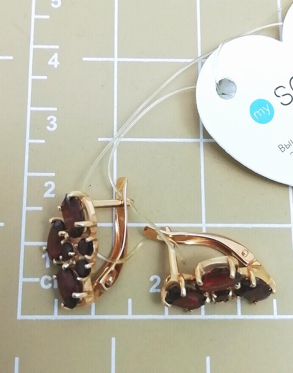 Золотые серьги, вставка гранат