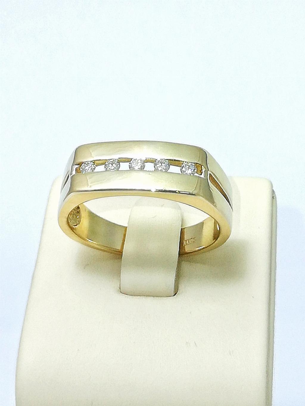 Золотое кольцо, вставка бриллиант