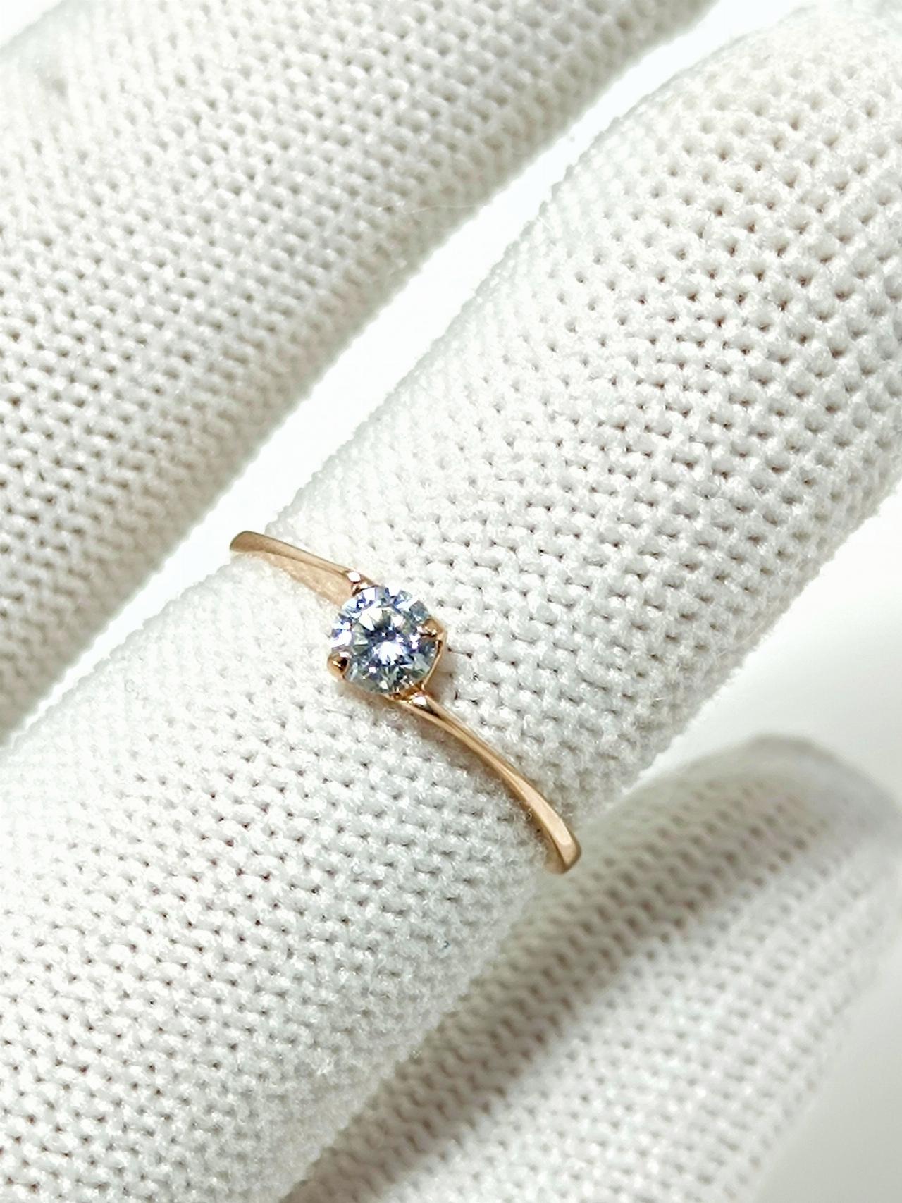 Золотое кольцо женское, вставка фианит