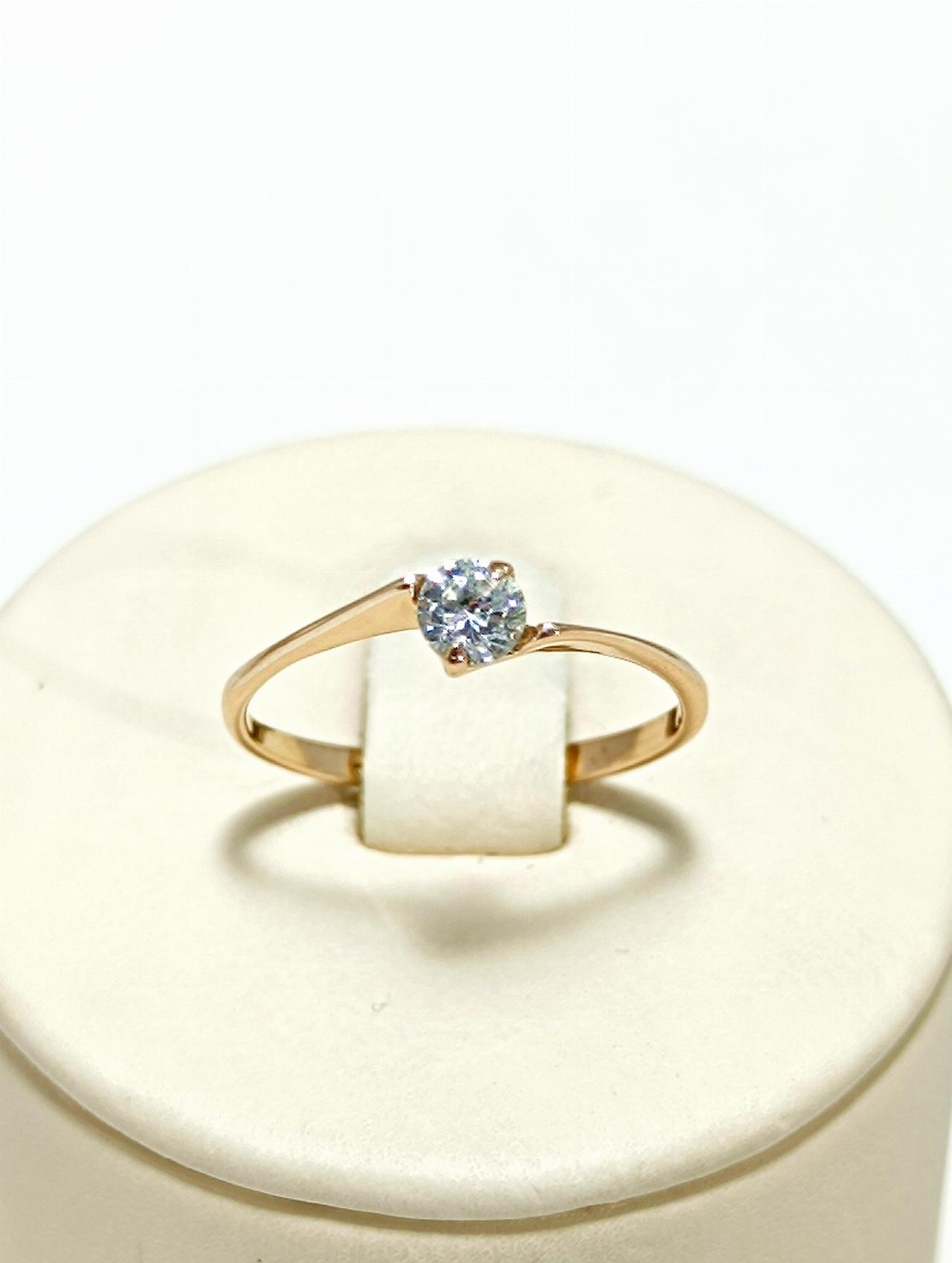 Золотое кольцо женское, вставка фианит