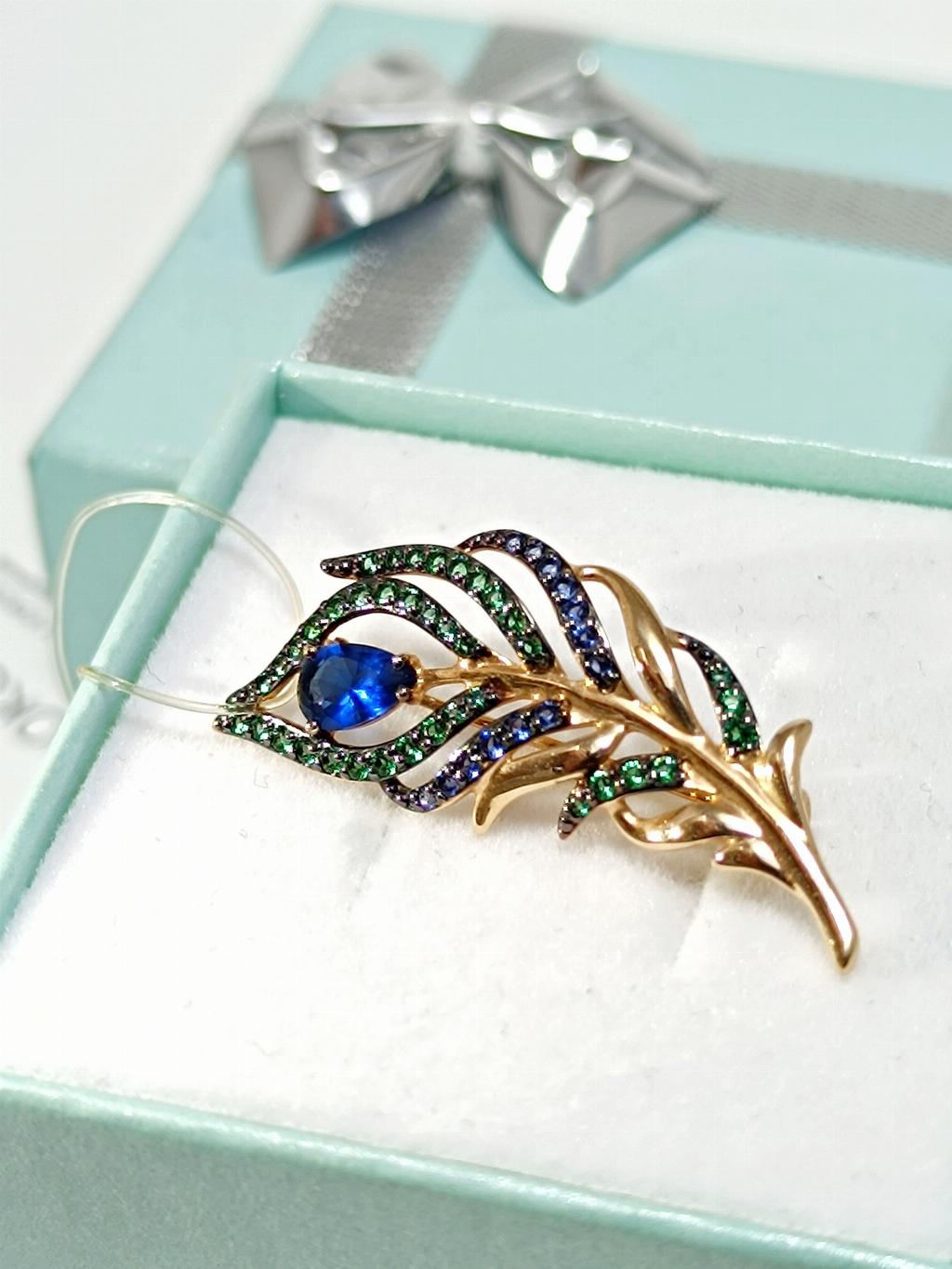 Золотая брошь - подвеска женская, вставка фианит