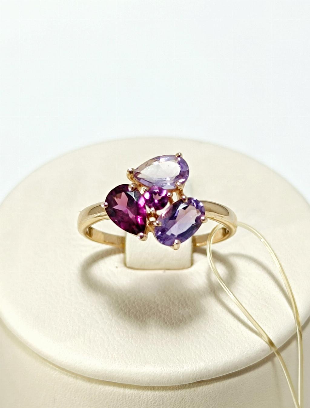 Золотое кольцо женское, вставка аметист