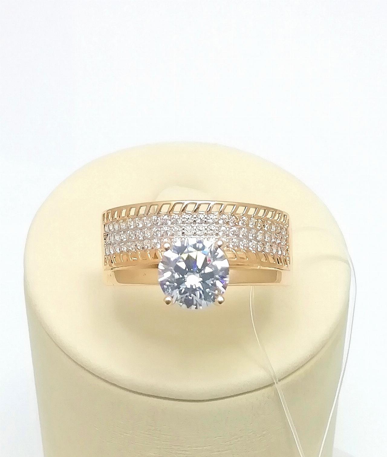 Золотое кольцо женское, вставка фианит