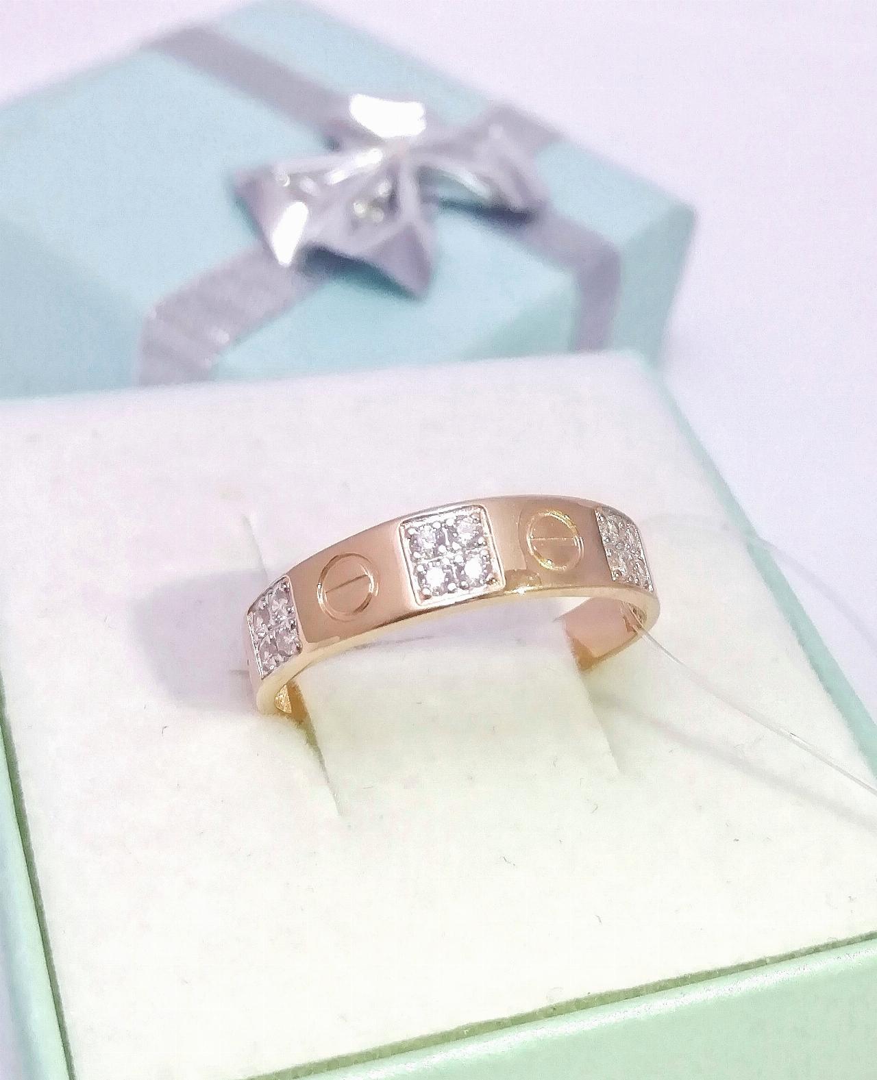 Золотое кольцо женское, вставка фианит