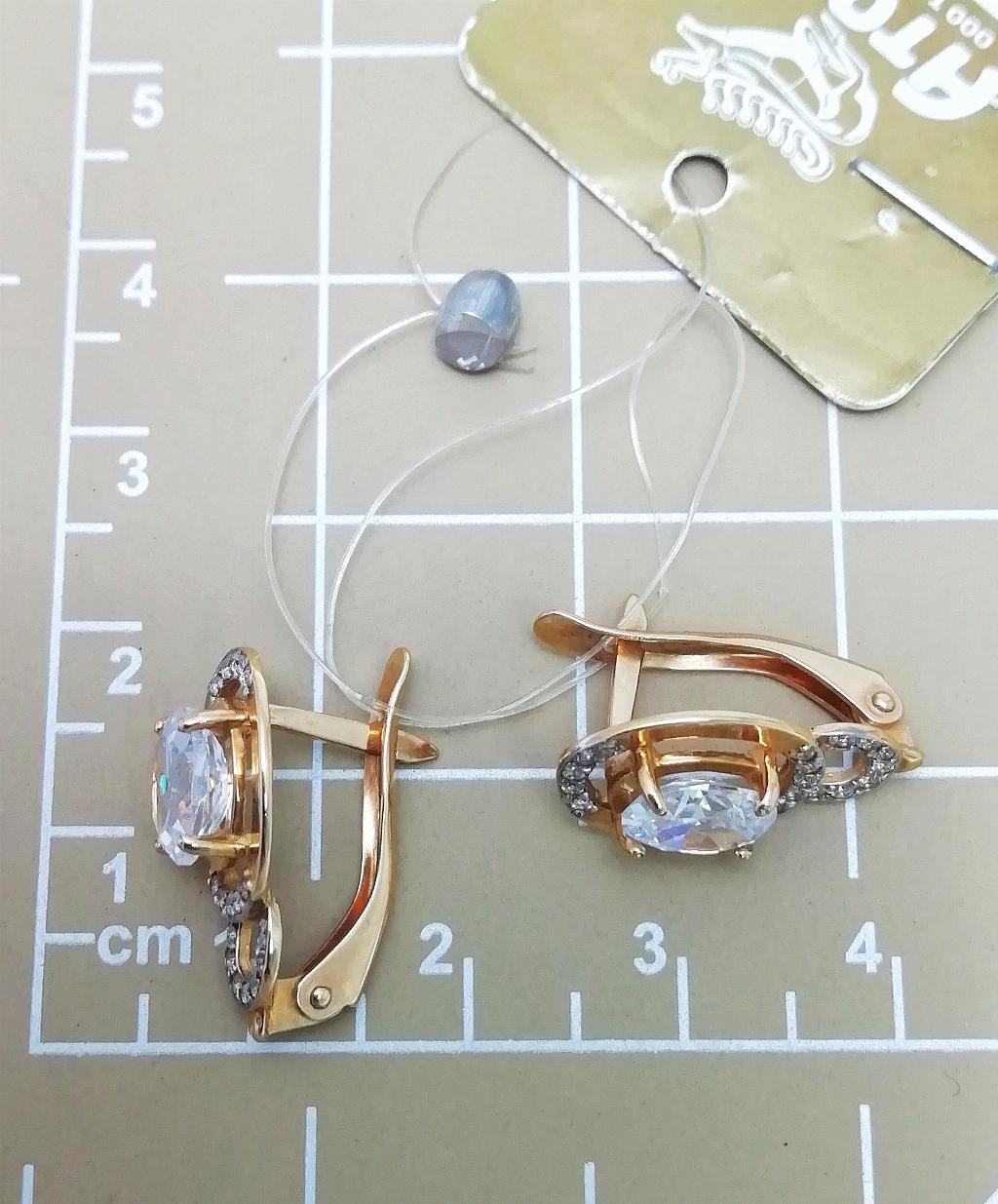 Золотые серьги, вставка фианит