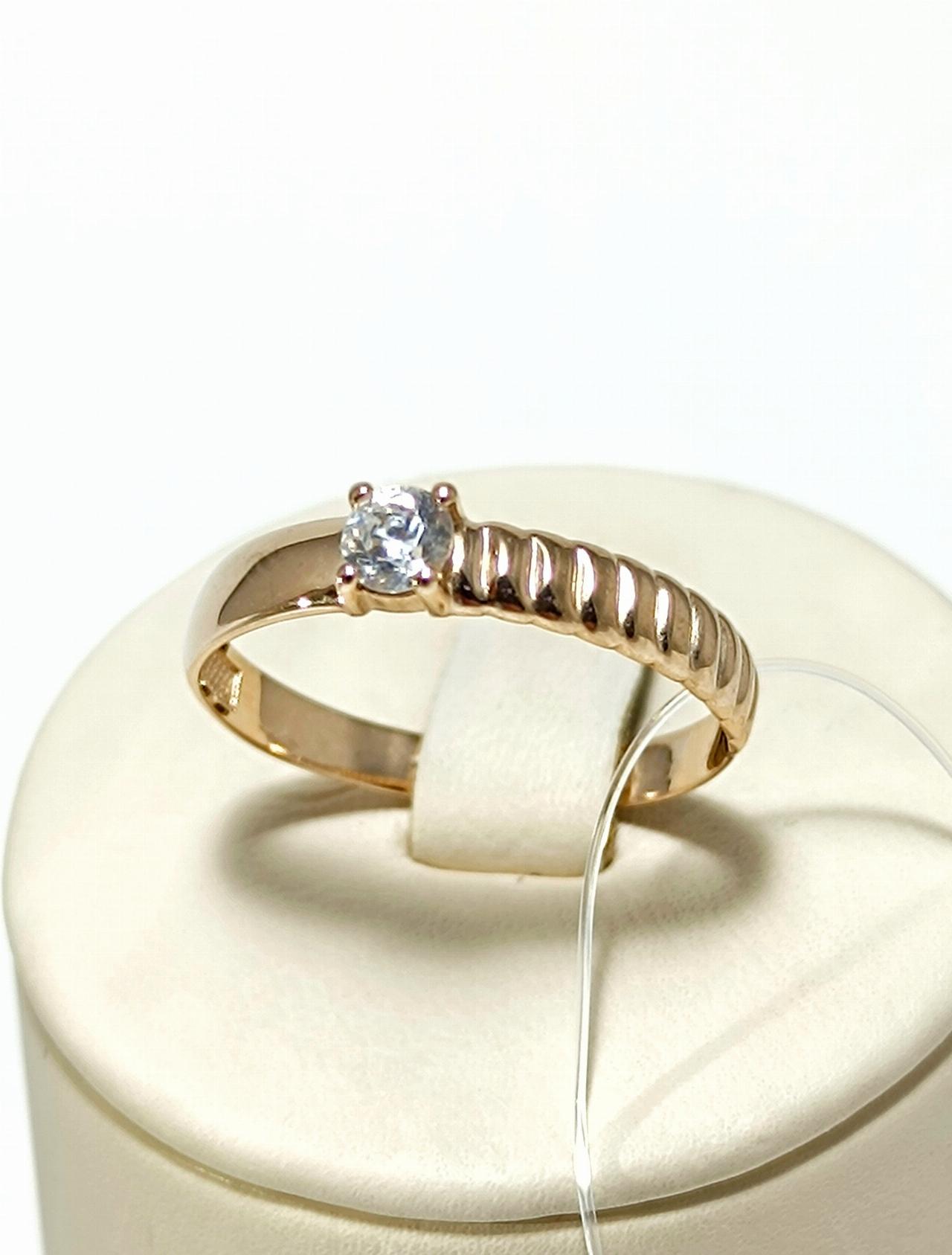 Золотое кольцо женское, вставка фианит