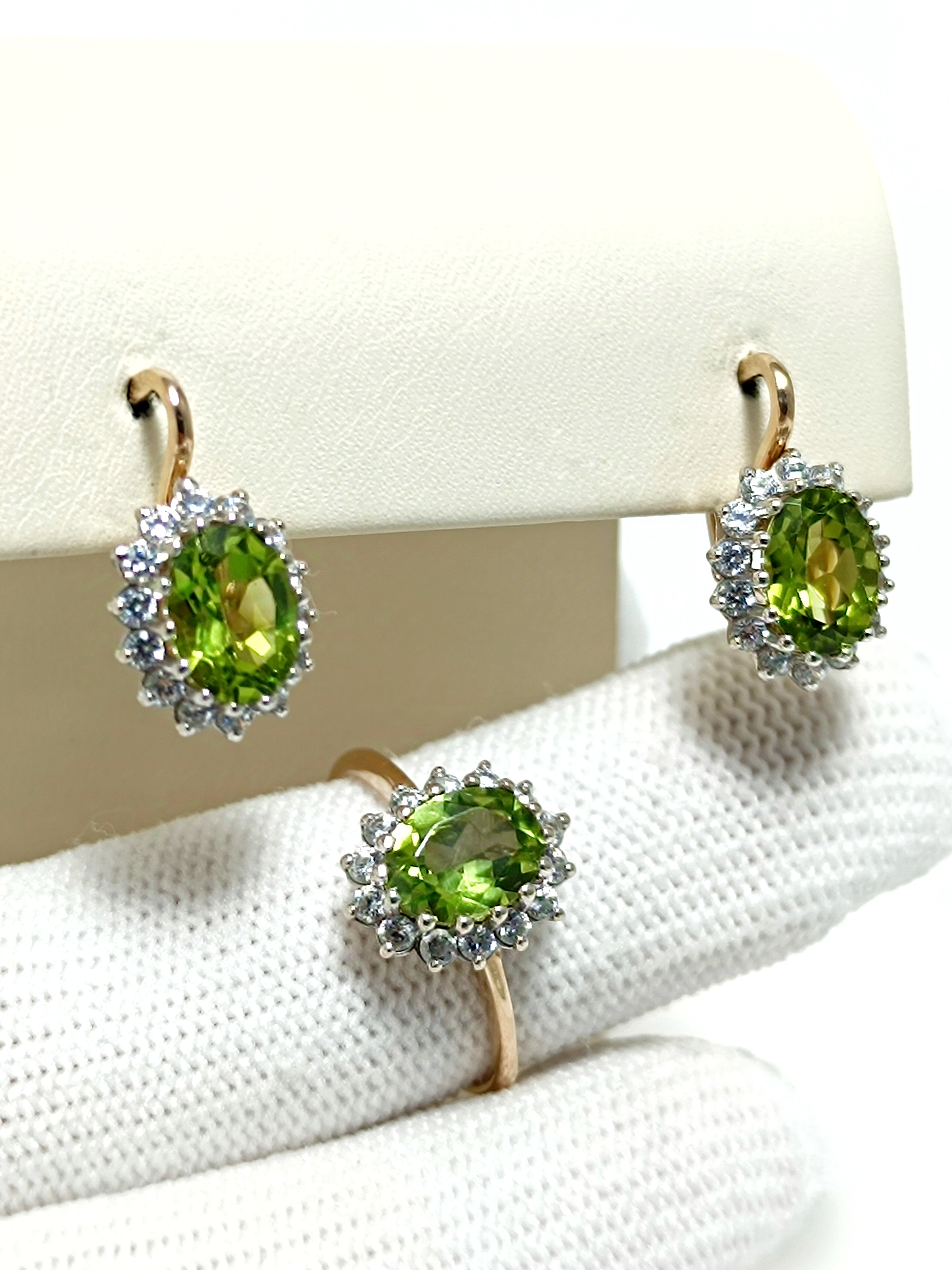 КОМПЛЕКТ: ЗОЛОТЫЕ СЕРЬГИ И КОЛЬЦО 7,0 ГРАММ