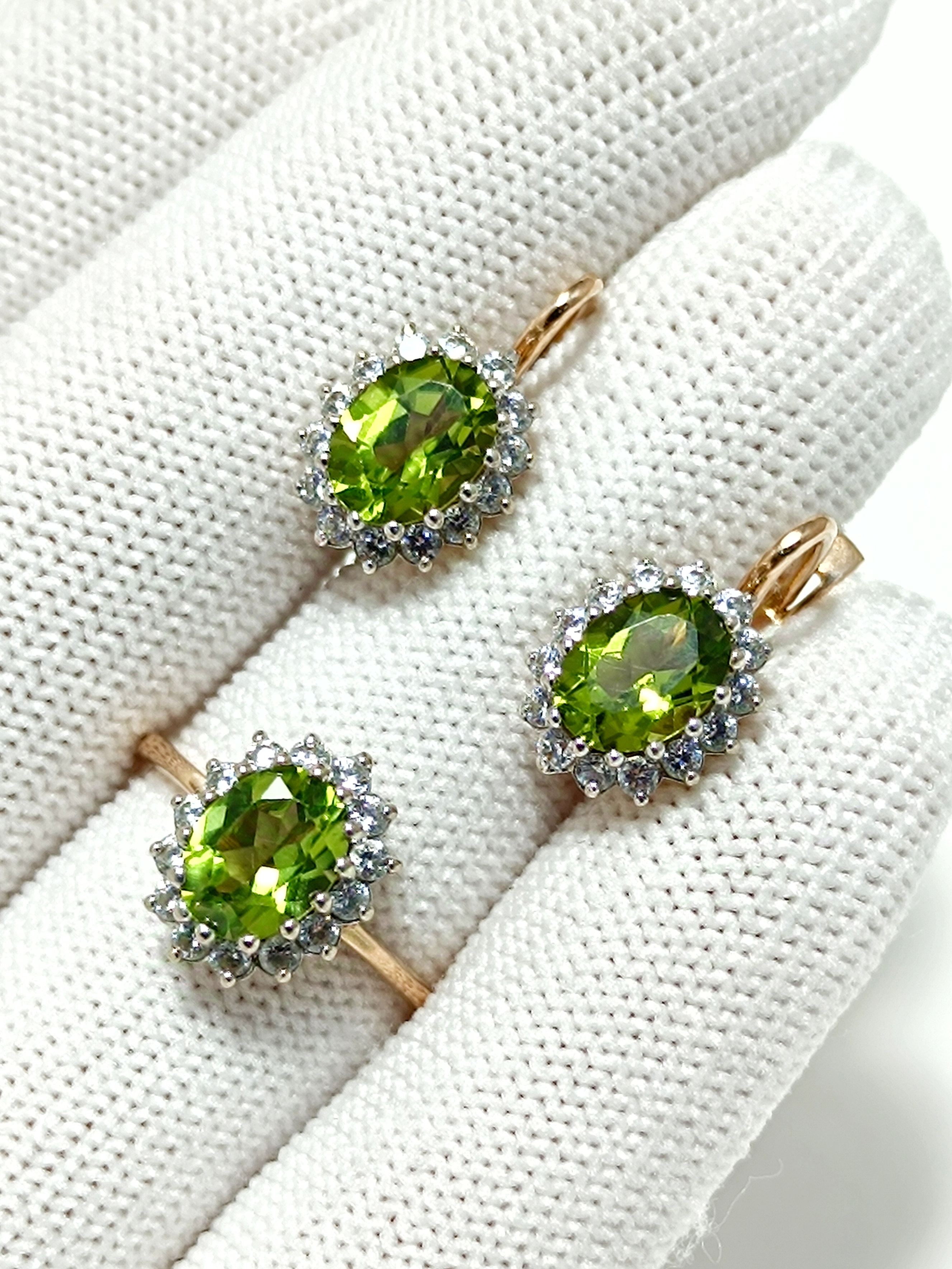 КОМПЛЕКТ: ЗОЛОТЫЕ СЕРЬГИ И КОЛЬЦО 7,0 ГРАММ