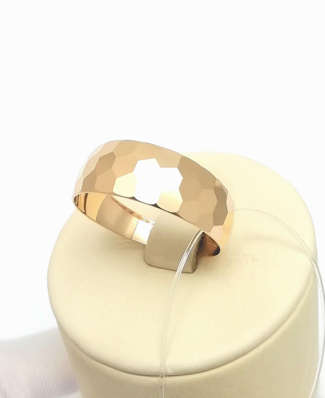 Золотое кольцо женское