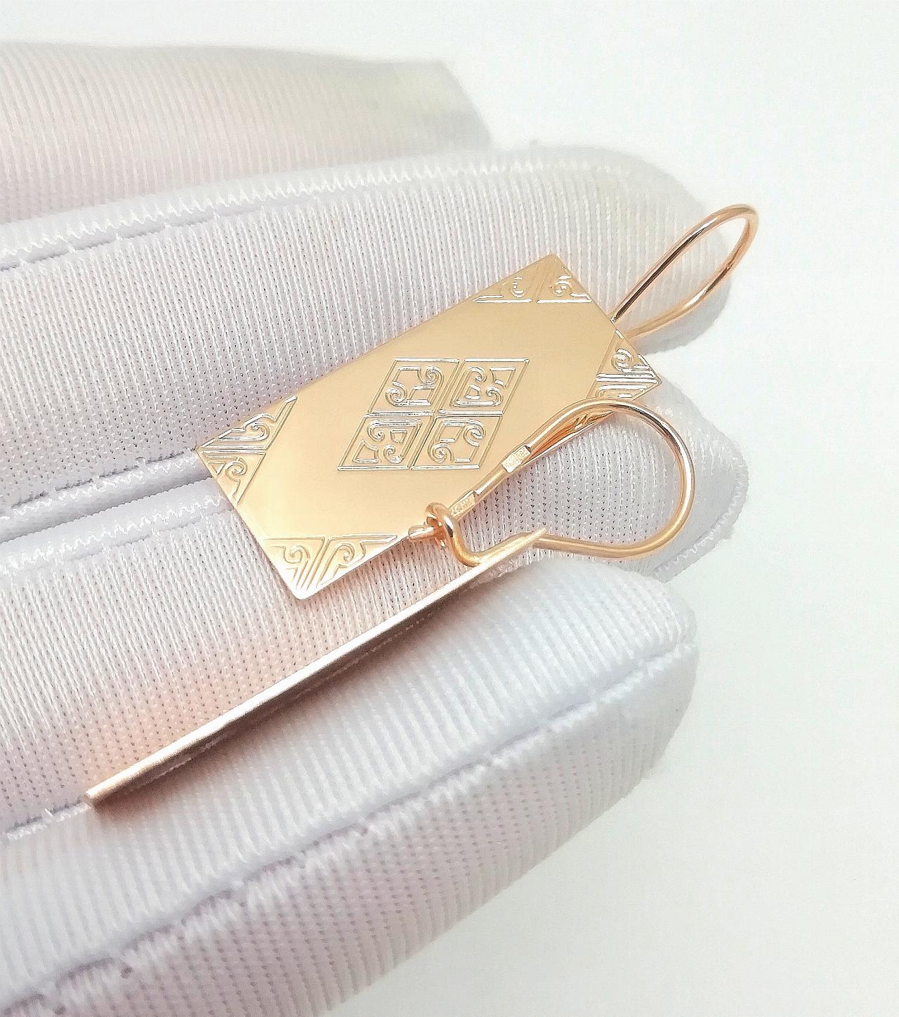 Золотые серьги пластины