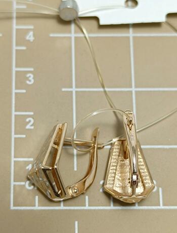 Золотые серьги