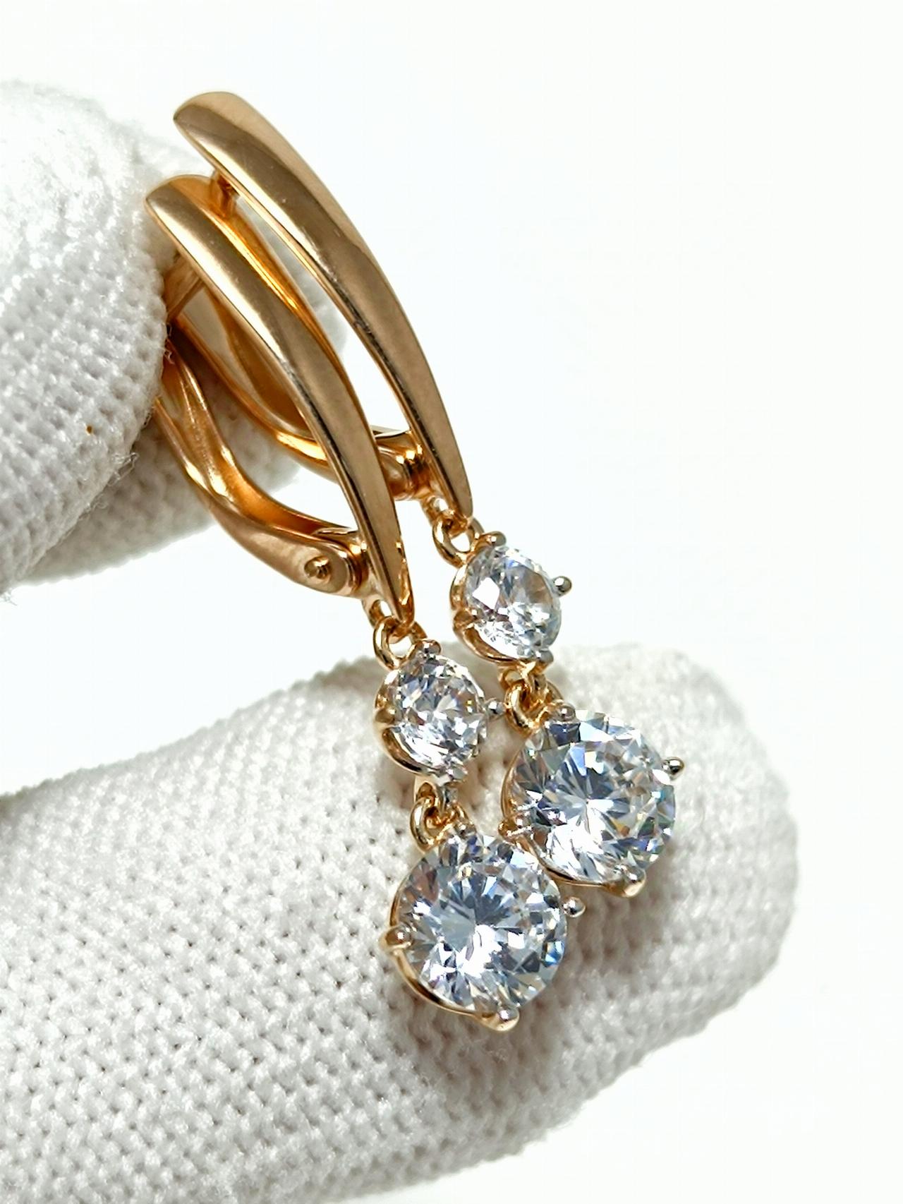 Золотые серьги, вставка фианит