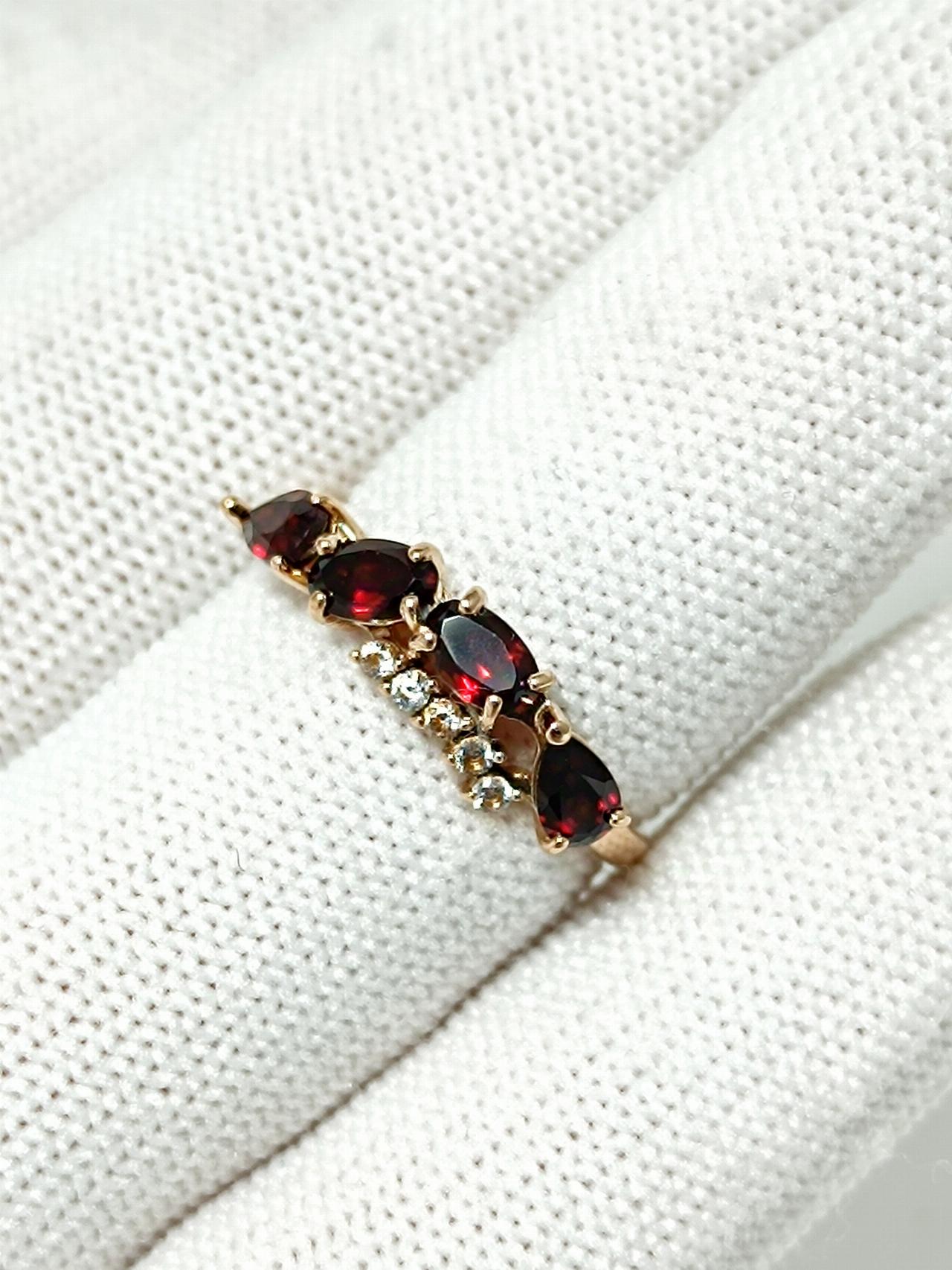 Золотое кольцо женское, вставка фианит