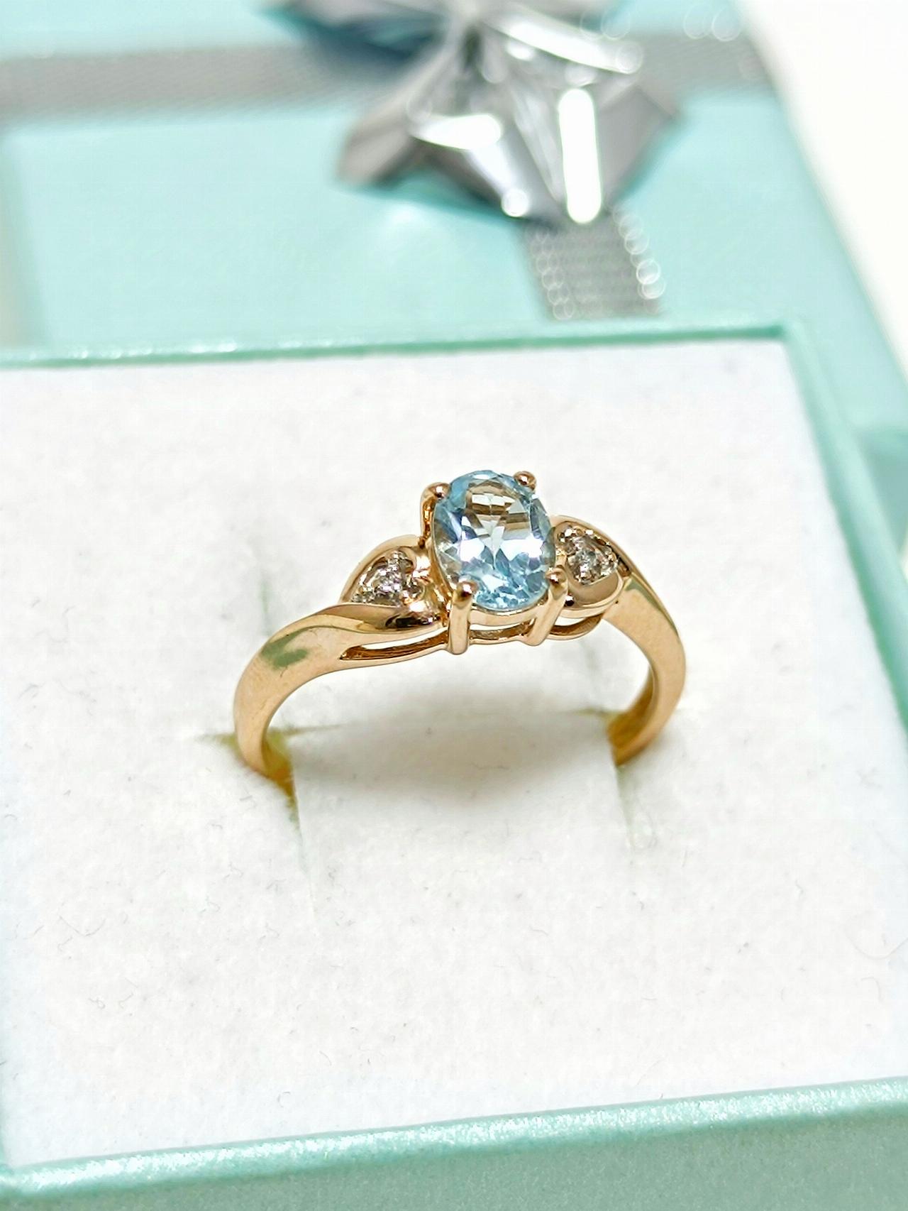 Золотое кольцо женское, вставка фианит