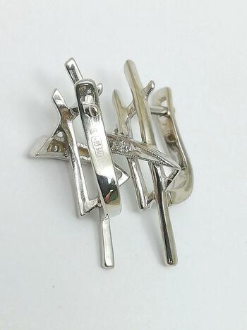 Золотые серьги, вставка бриллиант