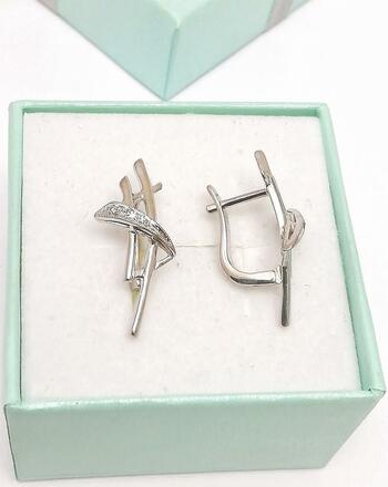 Золотые серьги, вставка бриллиант