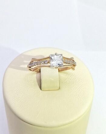 Золотое кольцо, вставка фианит