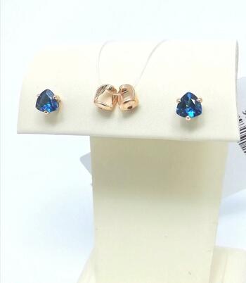 Золотые серьги пусеты, вставка топаз