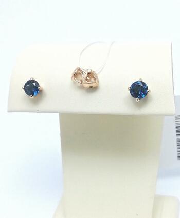 Золотые серьги пусеты, вставка топаз