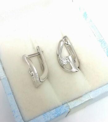 Серьги женские классические, вставка бриллиант